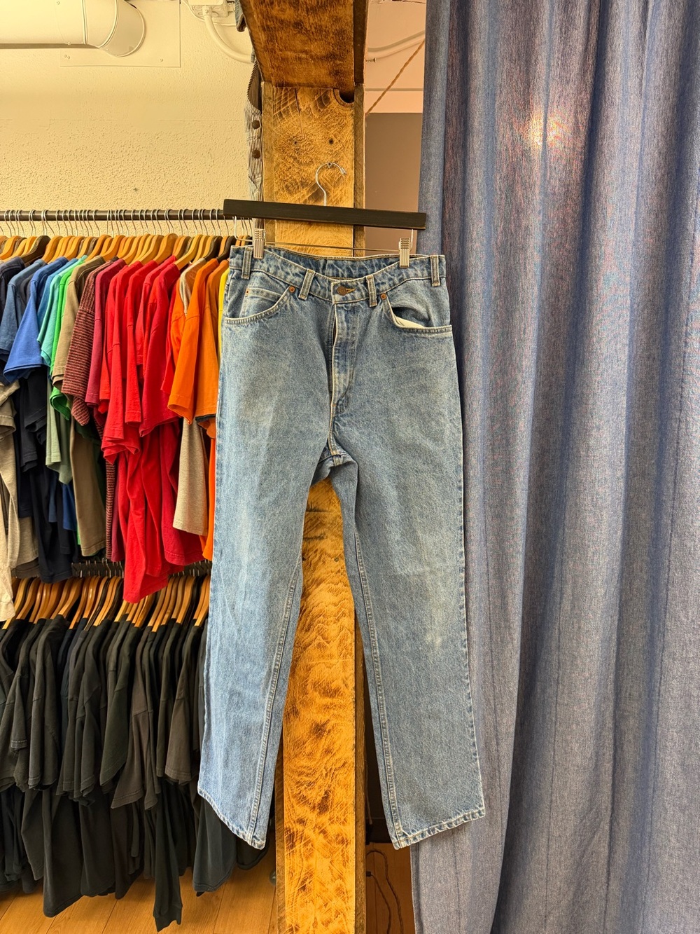 Vintage Levi’s relaxed fit light blue jeans